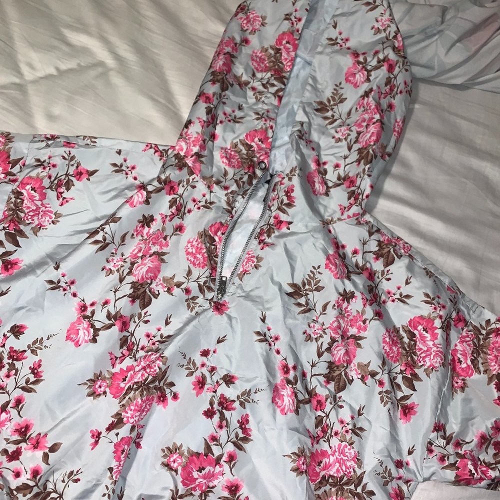 CUTE FLOWERY WINDBREAKER